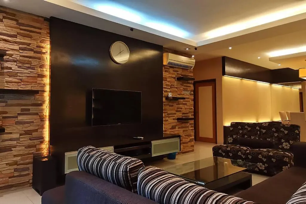 Klcc Luxurious 2 Floors Homestay 5Br For 15Pax 吉隆坡