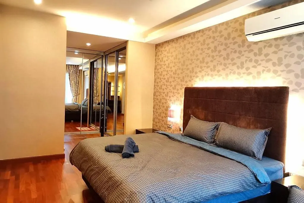 公寓 Klcc Luxurious 2 Floors Homestay 5Br For 15Pax 吉隆坡
